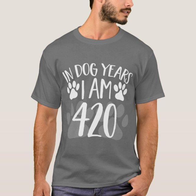 Camiseta En años de perro estoy (Anverso)