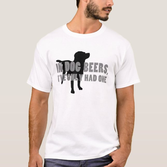 Camiseta En chiste de las cervezas del perro (Anverso)