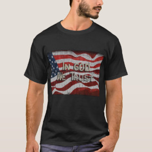 Camiseta En Dios confiamos en la bandera norteamericana de 