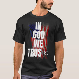 Camiseta en Dios confiamos no en la ley de la bandera de la