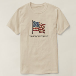 Camiseta En Dios Confiamos USA Patriótico 