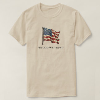 Camiseta En Dios Confiamos USA Patriótico