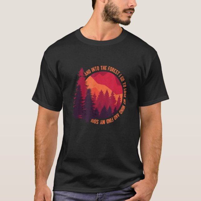 Camiseta En el bosque voy a hacer senderismo en el campamen (Anverso)