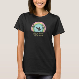 Camiseta En El Chica Surfista De La Playa, El Surf Rainbow 