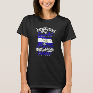Camiseta En El Octavo Día Que Dios Creó El Salvadoreño - El