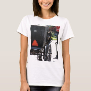 Camiseta En el Rótulo Stop, un caballo amish