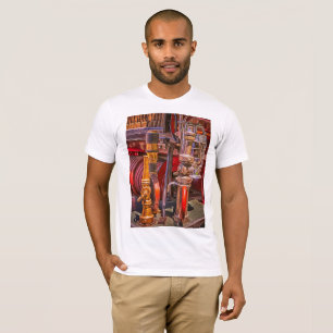 Camiseta En El Viejo Camión De Fuego