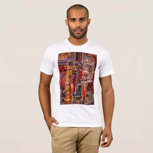 Camiseta En El Viejo Camión De Fuego (Anverso completo)