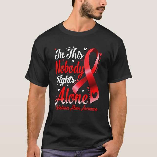 Camiseta En Esta Familia Nadie Lucha Sola Contra El Abuso D (Anverso)
