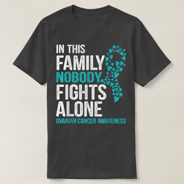 Camiseta en esta familia nadie lucha solo contra el cáncer  (Diseño del anverso)