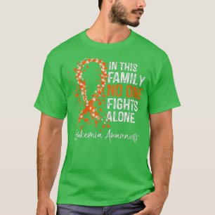 Camiseta En Esta Familia Nadie Lucha Solo Contra La Leucemi