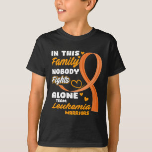 Camiseta En Esta Familia Nadie Lucha Solo Por La Leucemia D