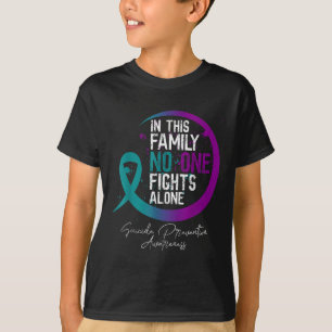 Camiseta En Esta Familia Solo Lucha Contra El Tee De Preven