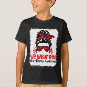 Camiseta En Febrero Nosotros Usamos Rojo Pelo Desordenado E