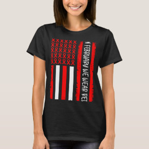 Camiseta En Febrero Usamos El Corazón De La Cinta Roja De L