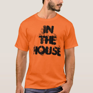 CAMISETA EN LA CASA