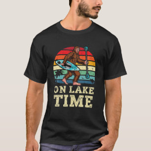 Camiseta En Lake Time Bigfoot Kayaking Sasquatch Canoeing Y
