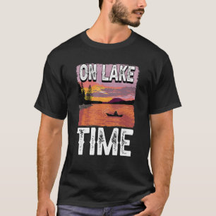 Camiseta En Lake Time Funny Navegando En Bote