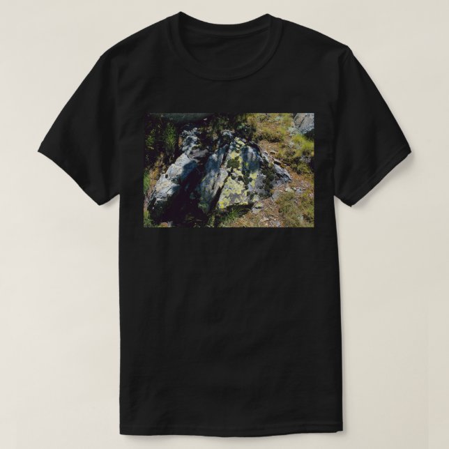 Camiseta En las sombras el arte de la naturaleza belleza (Diseño del anverso)