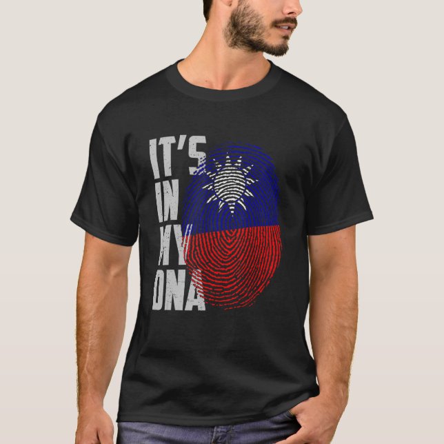 Camiseta En mi ADN Taiwán Bandera taiwanesa Dedo de Taiwán (Anverso)