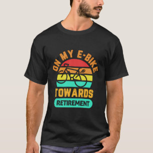 Camiseta En mi bicicleta electrónica hacia ciclista de reti