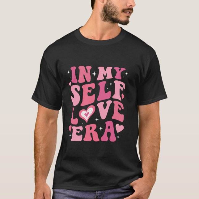 Camiseta En mi era de amor propio Groovy San Valentín (Anverso)