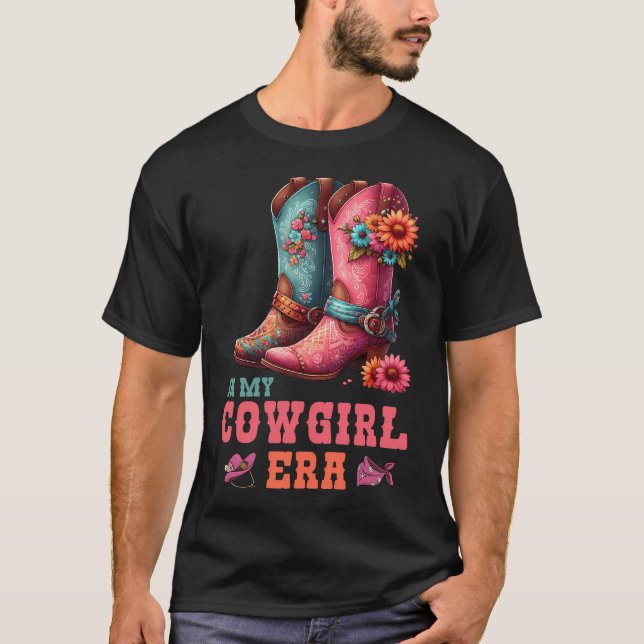 Camiseta En mi era de gallina Groovy Cute Boots cowgirl con (Anverso)