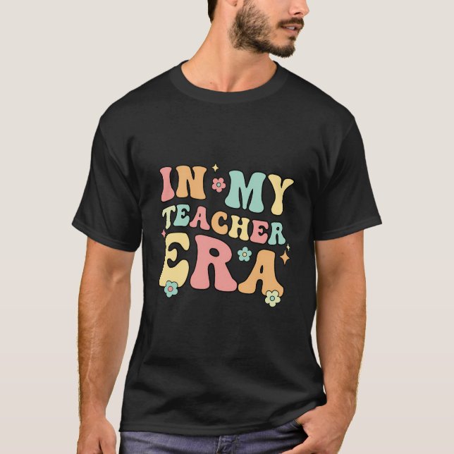 Camiseta En Mi Era De Maestros El Primer Día De La Escuela  (Anverso)