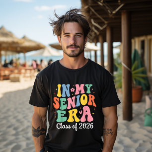 Camiseta En Mi Era de Último Año Clase 2026 Graduada Retro