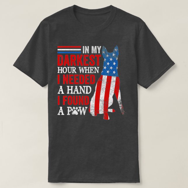 Camiseta En Mi Hora Más Oscura, Llegué A Una Mano Y Encontr (Diseño del anverso)