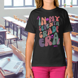 Camiseta En mi sétimo grado, elementos neones con año