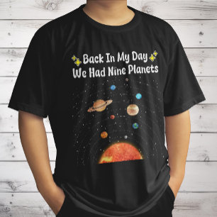 Camiseta En Mis Tiempos Teniamos Nueve Planetas Plutón Astr