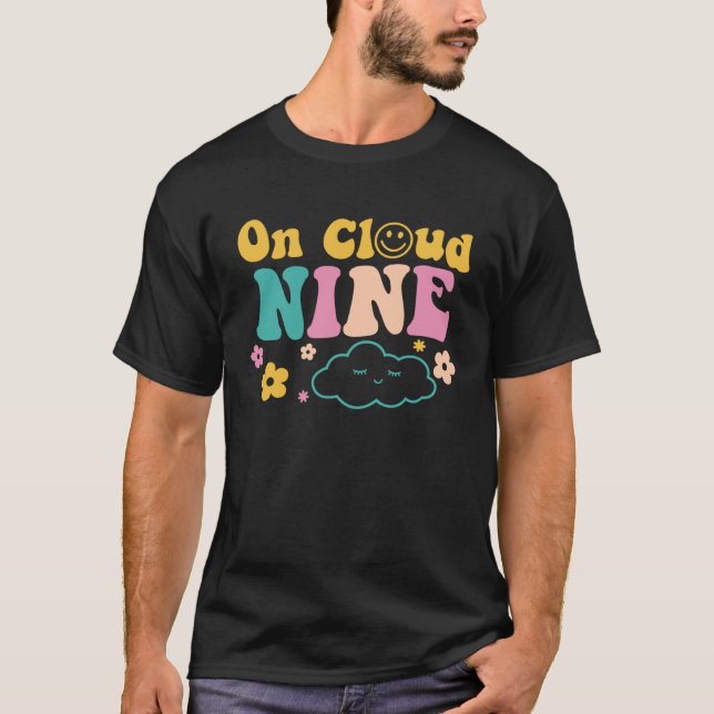 Camiseta En Nube Nueve Años Feliz Cumpleaños Para Los Niños (Anverso)