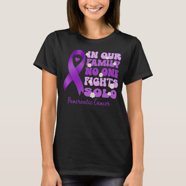 Camiseta en nuestra familia nadie lucha contra el cáncer pa (Anverso)