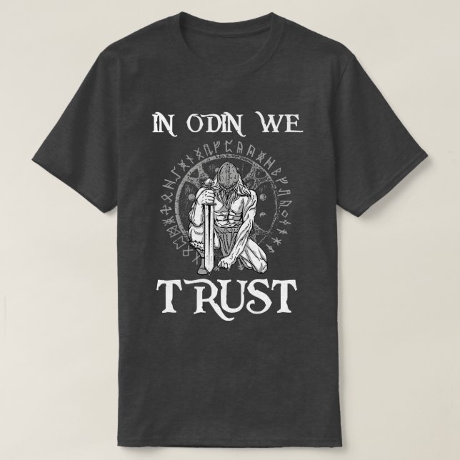 Camiseta En Odin confiamos en Valhalla 13 (Diseño del anverso)