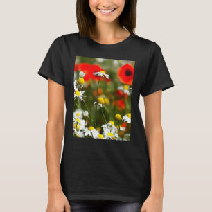 Camiseta En un campo de los cachorros, ser una pintura acrí