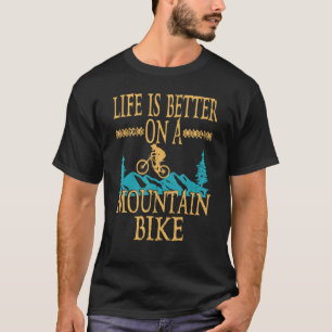 Camiseta En Un Ciclo De Bicicleta De Montaña