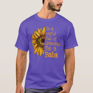 Camiseta En un mundo de abuelas sé una Baba polaca serbia