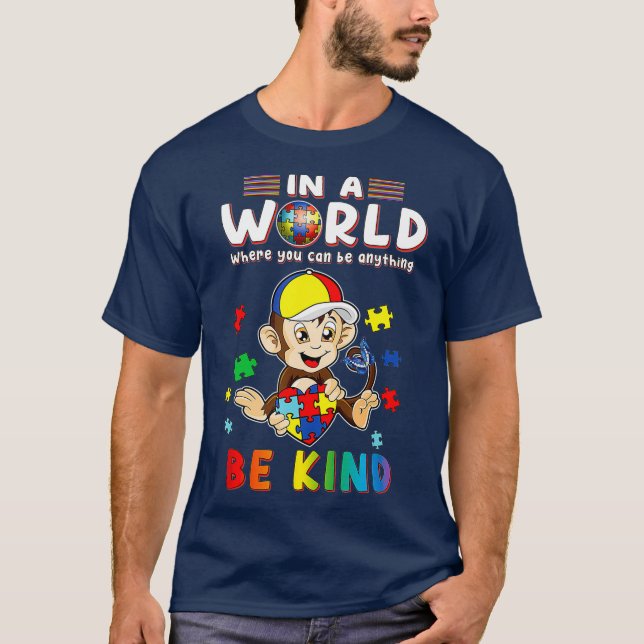 Camiseta En Un Mundo Donde Puedes Ser Cualquier Mono (Anverso)