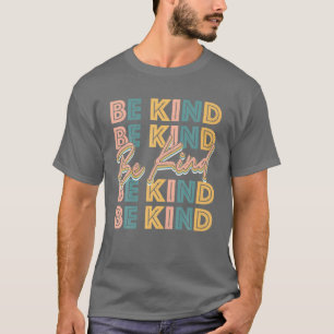 Camiseta En Un Mundo Donde Se Puede Ser Algo Muy Retro