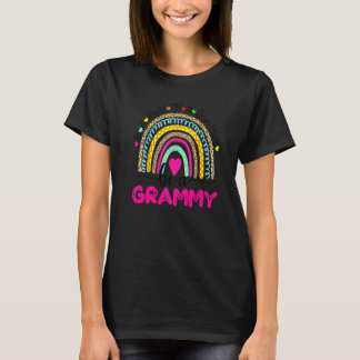 Camiseta En Un Mundo Lleno De Granmas Sé Un Gramoso Arcoiri