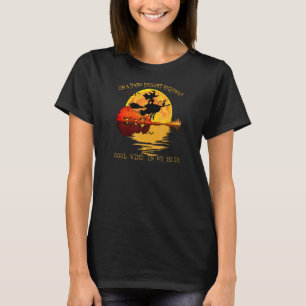 Camiseta En Una Carretera Del Desierto Oscuro Guay Viento E