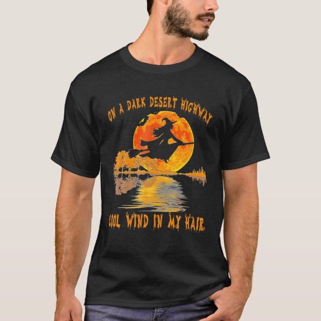 Camiseta En Una Carretera Del Desierto Oscuro La Bruja Sien (Anverso)