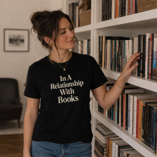 Camiseta En una relación con libros que leen