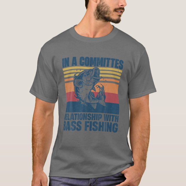 Camiseta En Una Relación De Comités Con El Funn De Pesca De (Anverso)
