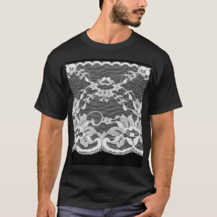 Camiseta Encaje floral blanco: fondo negro.