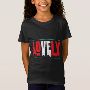 Camiseta Encantador en un diseño audaz y estilizado