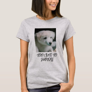 Camiseta "Encanto de Cachorro Blanco Esponjoso"