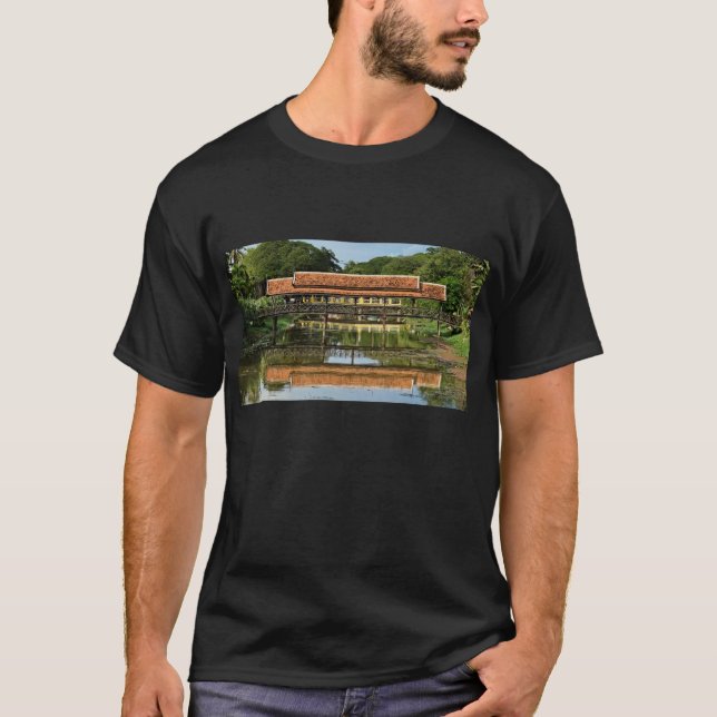 Camiseta Enchanted Reflections:  Bridges of Siem Reap (Anverso)