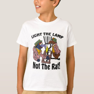Camiseta Enciende la lámpara no la rata divertida Navidad